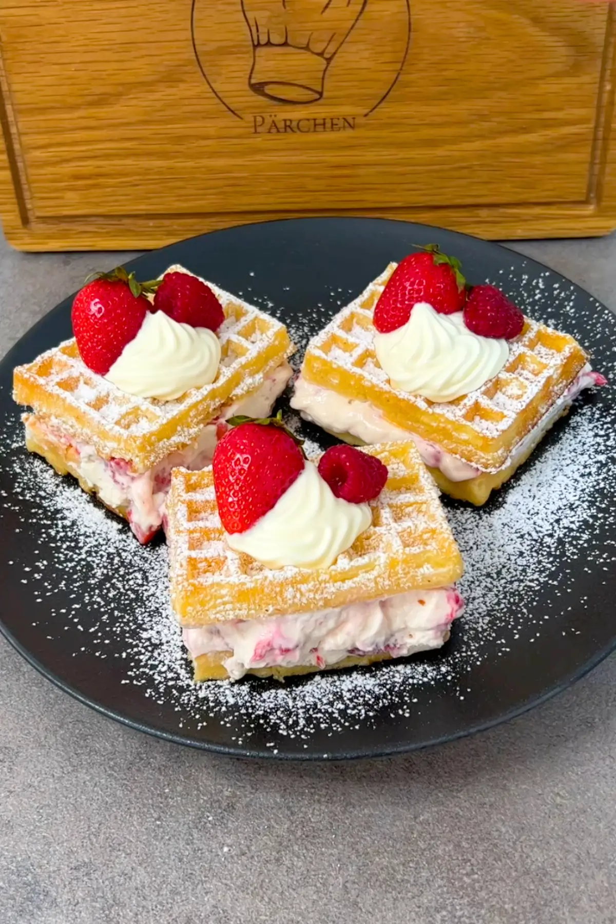 no-bake-waffelkuchen-mit-erdbeeren