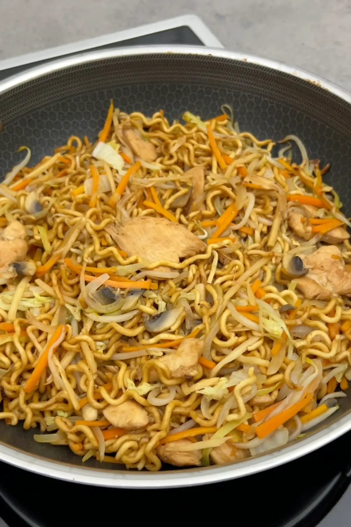 chinesische-gebratene-nudeln