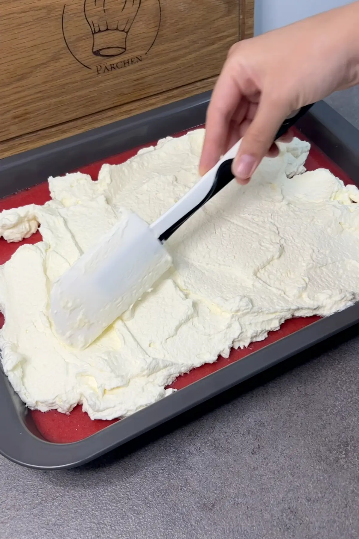 rau-holle-kuchen-sahne