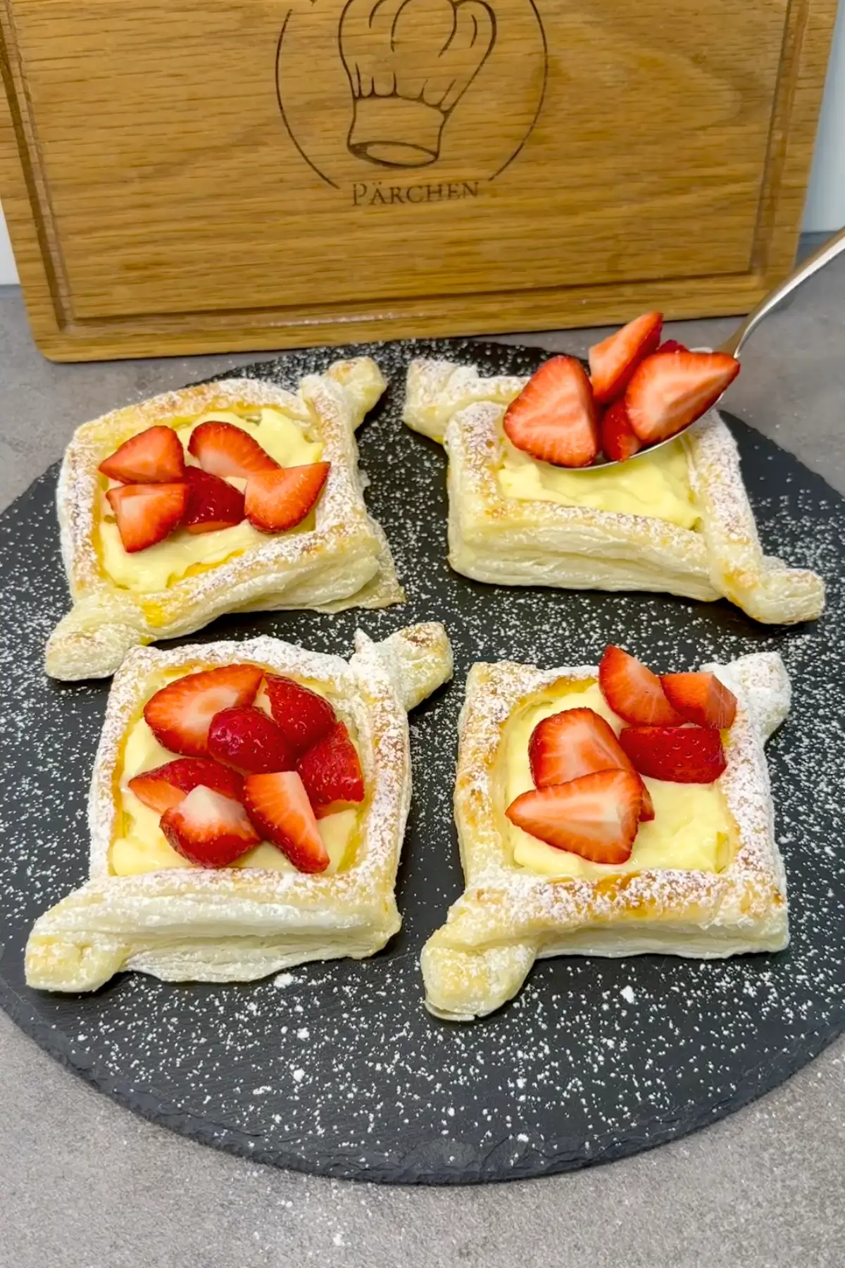 erdbeer-plunder-mit-vanillepudding-rezept