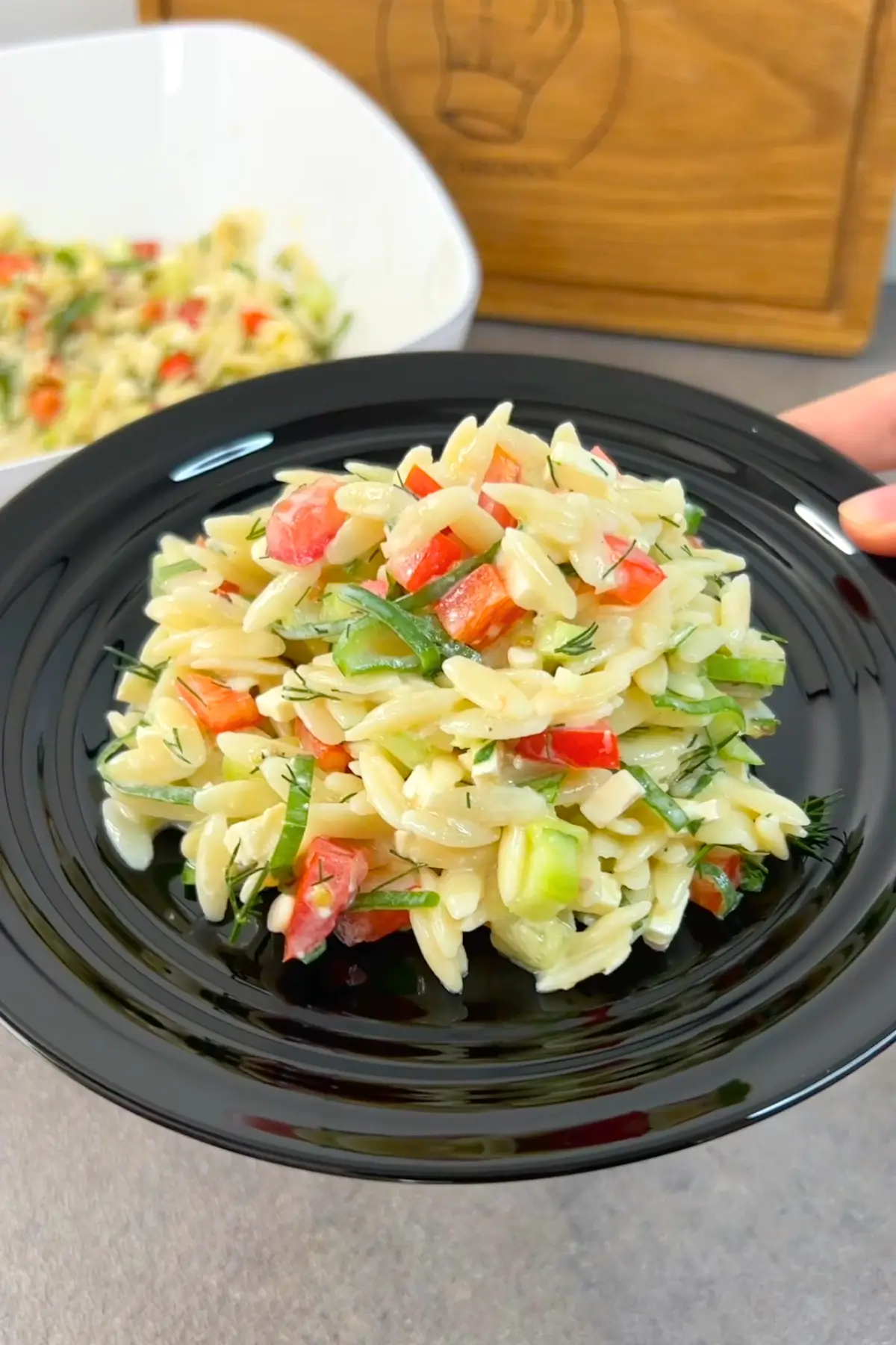 griechisches-orzo-salat-mit-joghurt-rezept