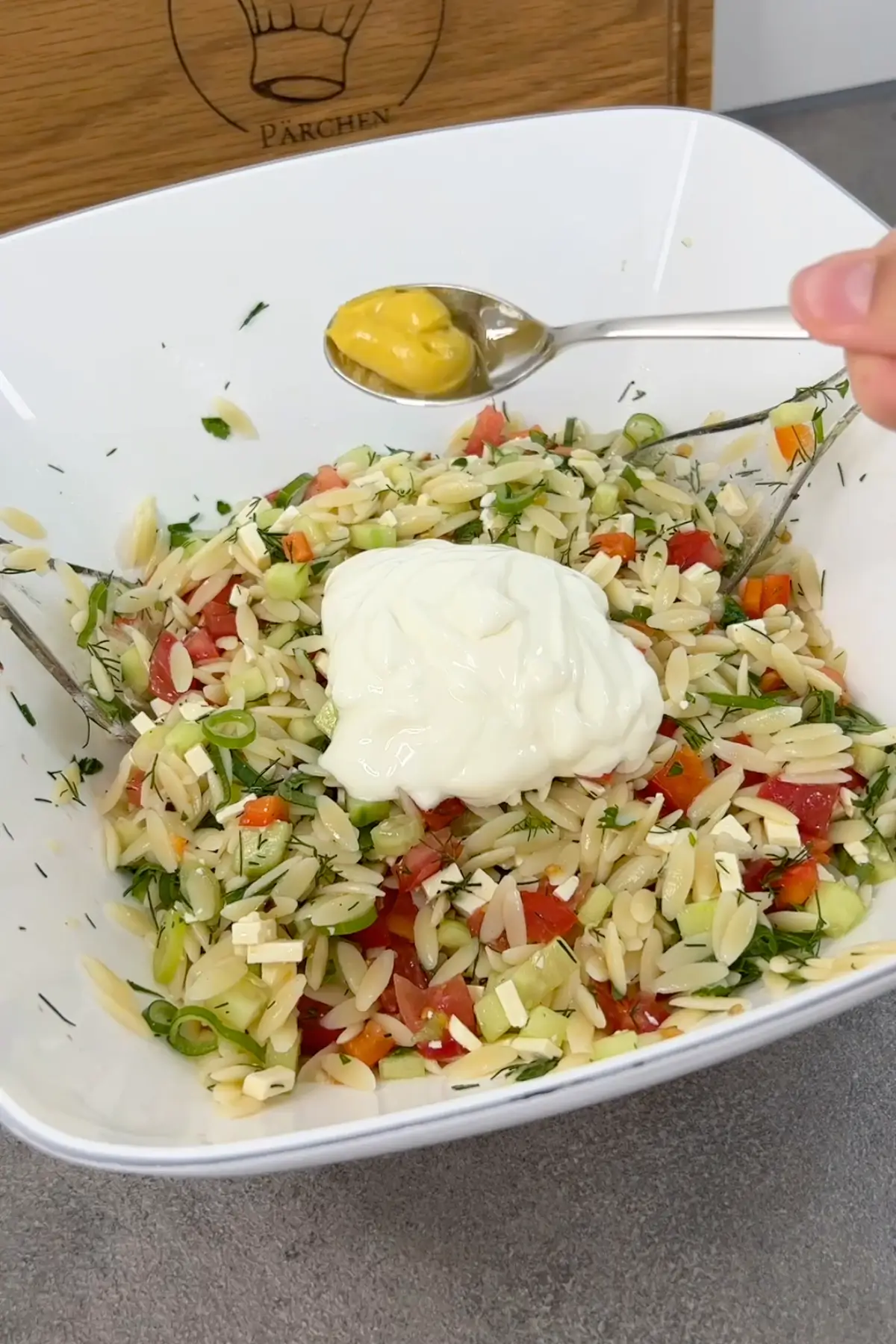 griechisches-orzo-salat-mit-joghurt