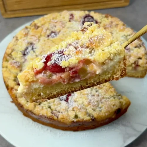 Rhabarberkuchen mit Streusel Rezept