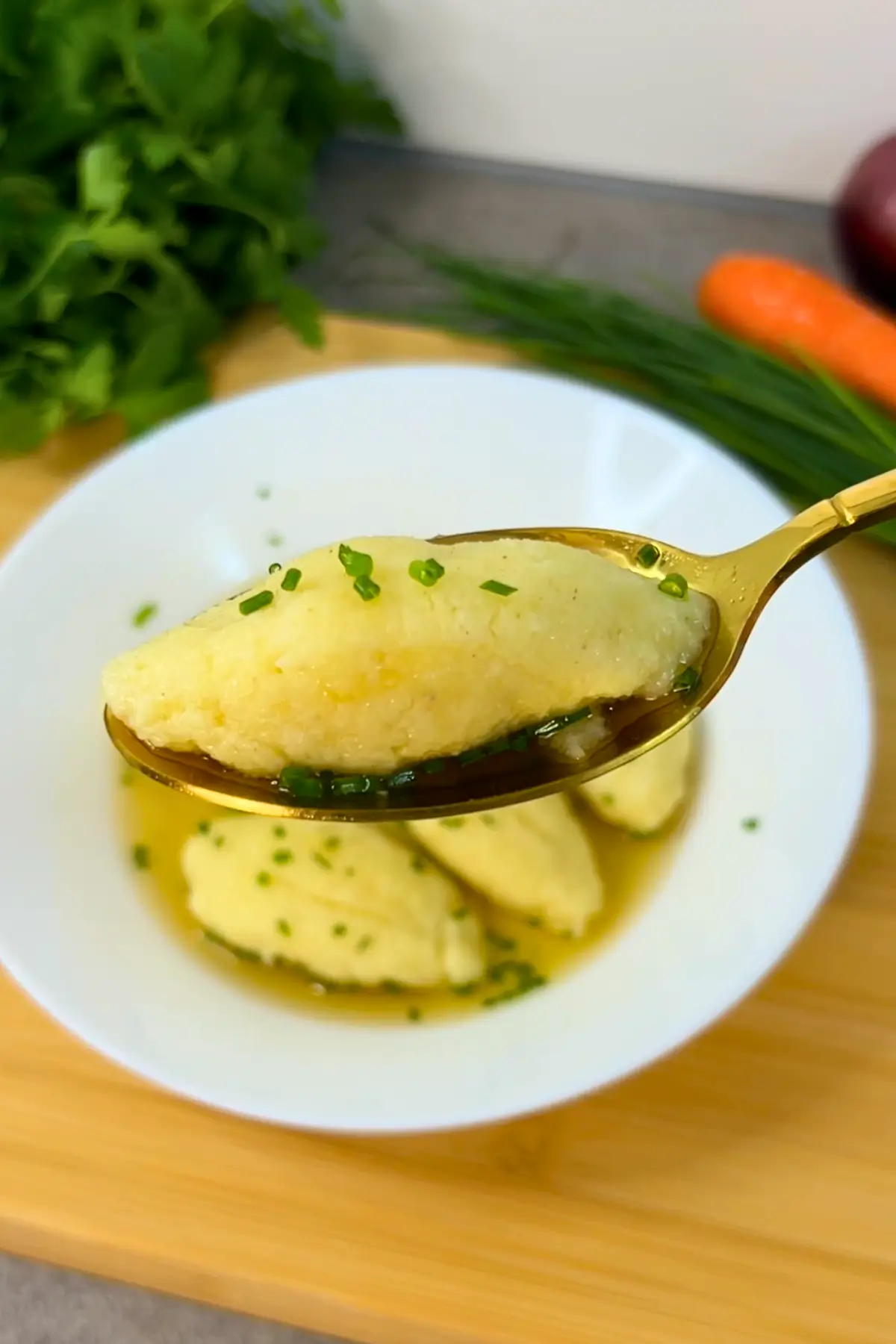 Einfache Grie&szlig;kl&ouml;&szlig;chen &ndash; schnelle Grie&szlig;nockerlsuppe