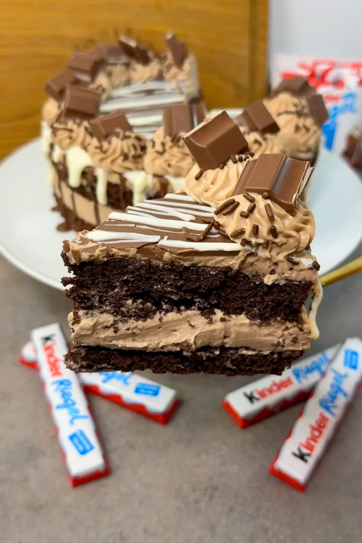 Super leckere Kinderriegel Torte