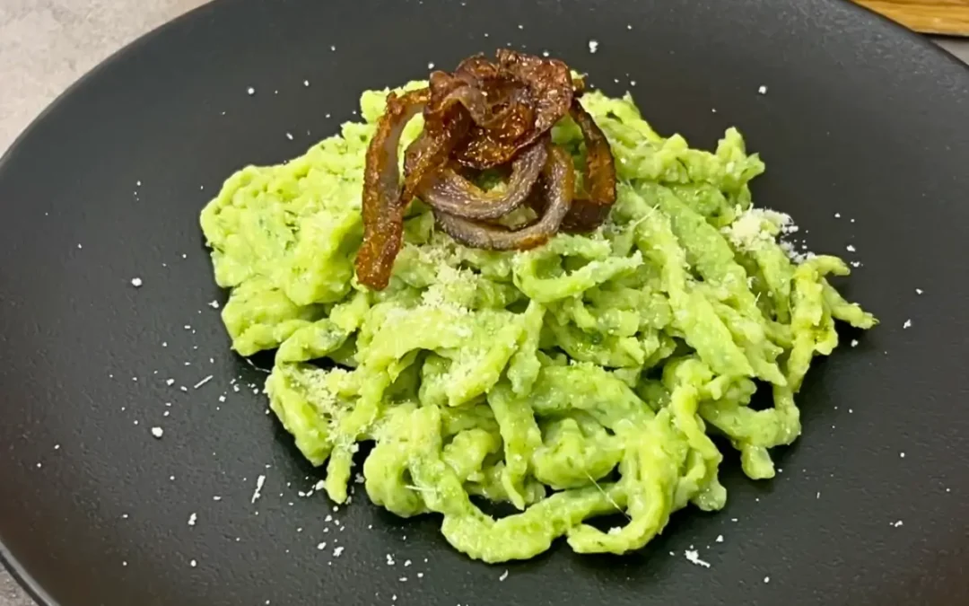 Einfache Bärlauchspätzle mit Käse