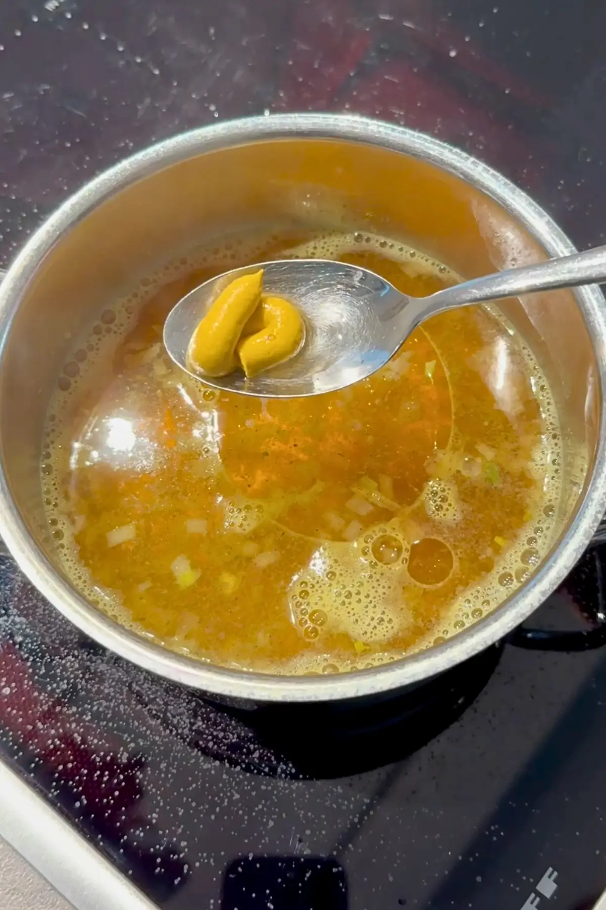 Kartoffelsalat Soße mit Zwiebeln