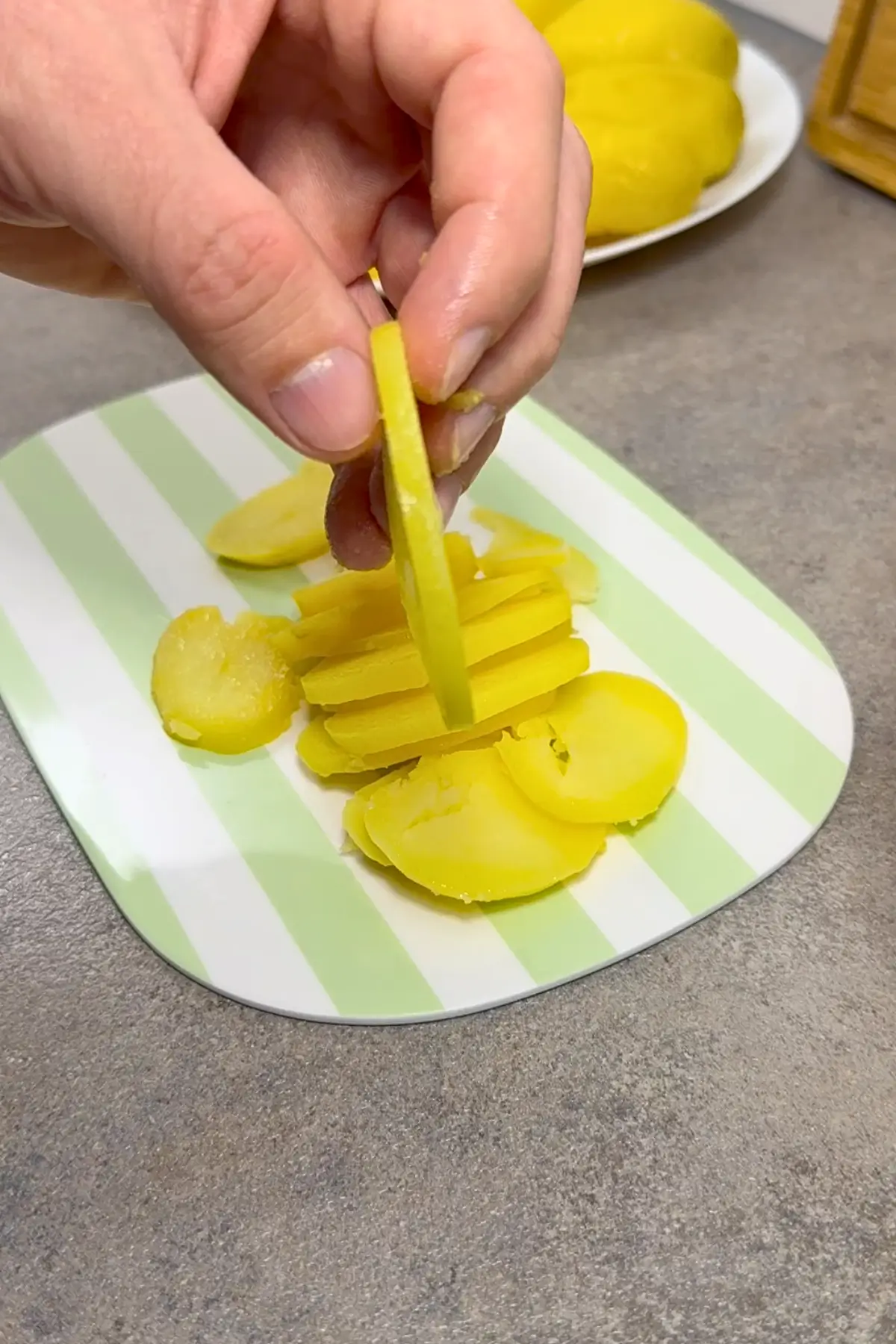 Kartoffelsalat mit Gureken selber machen