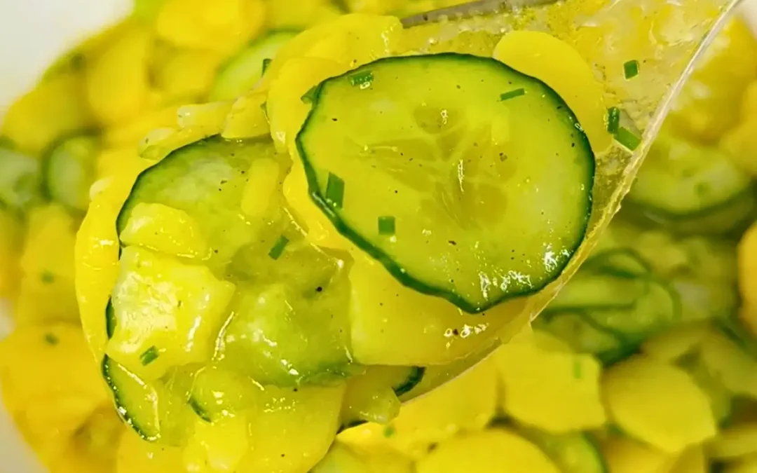 Klassischer Kartoffel-Gurken-Salat