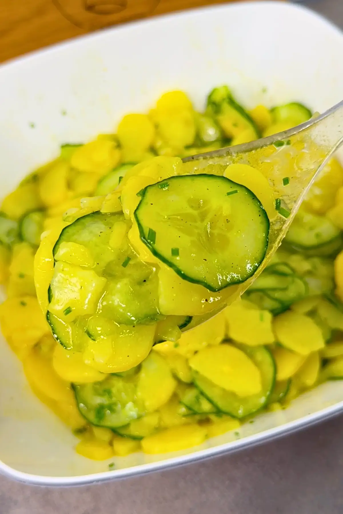 Klassischer Kartoffel-Gurken-Salat