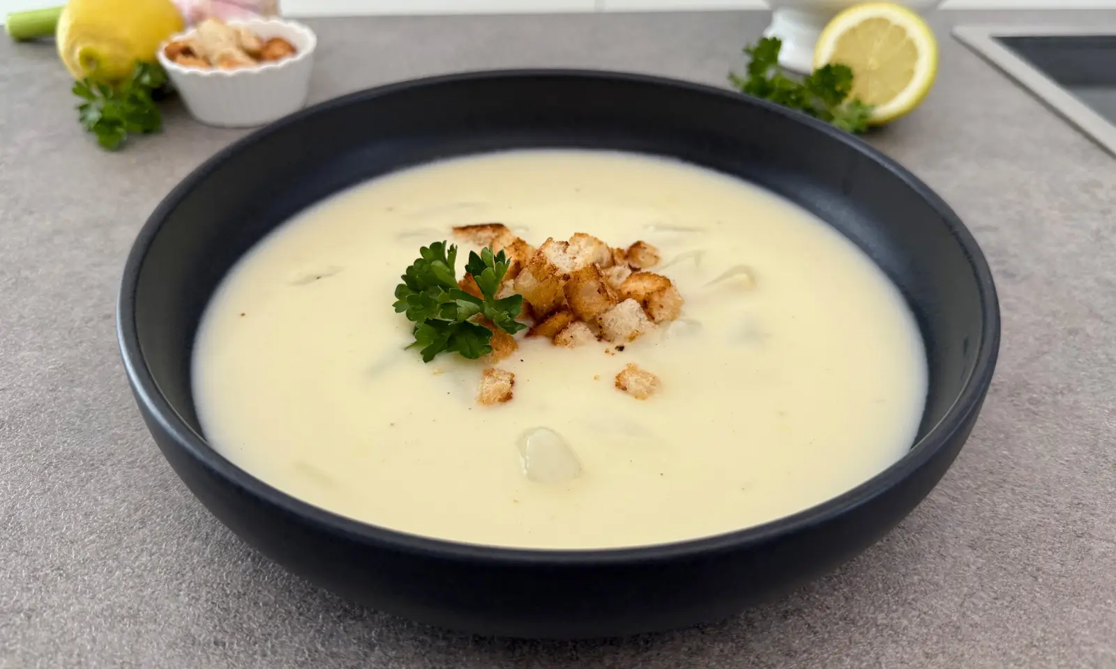 Spargelcremesuppe aus Schalen