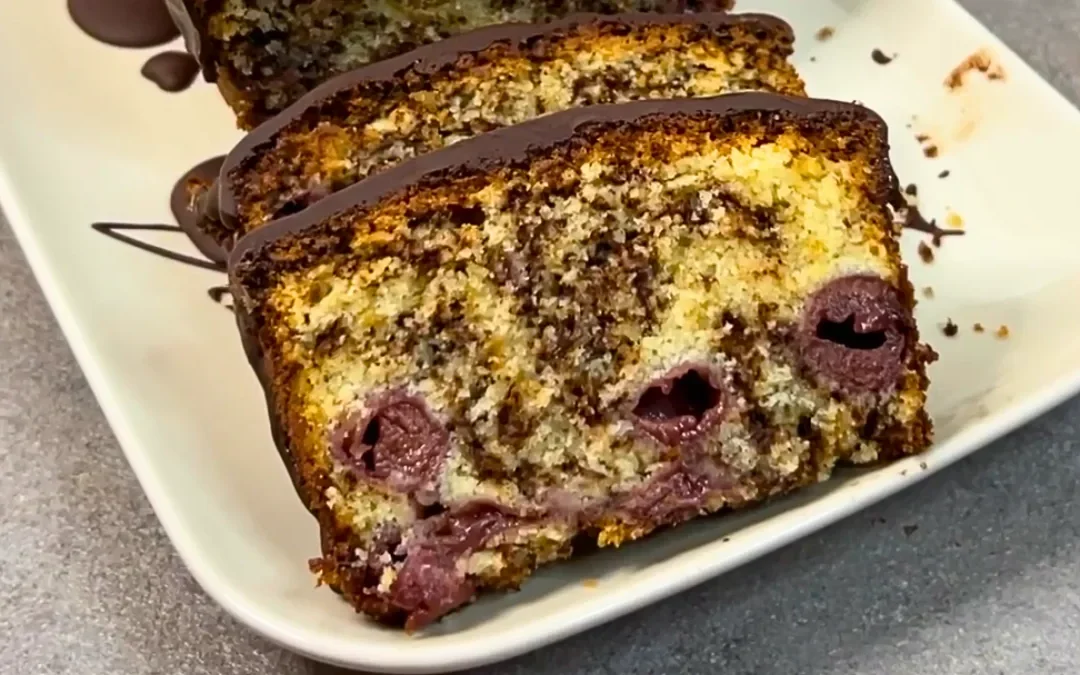 Ameisenkuchen mit Kirschen