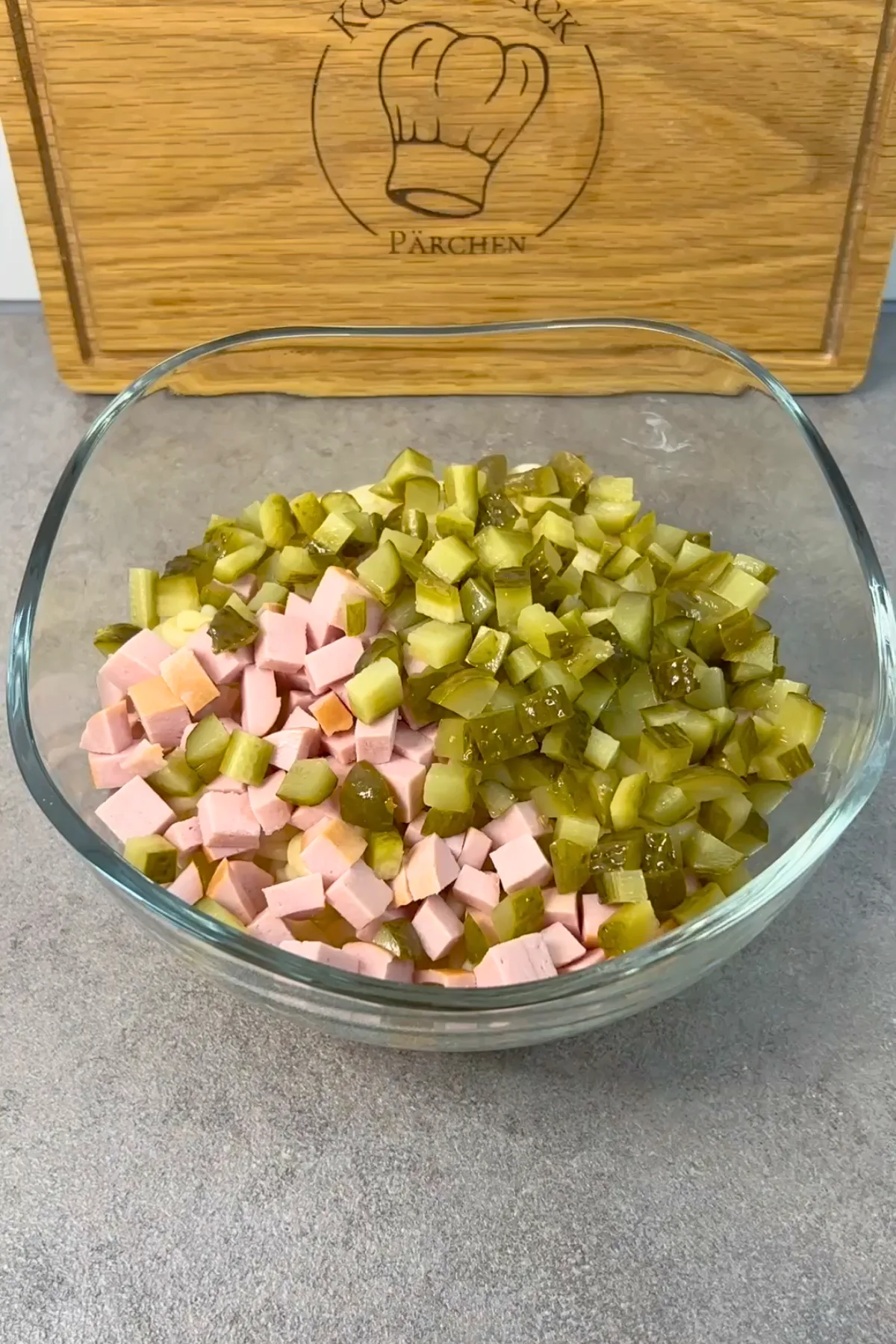 Nudelsalat Zutaten – Fleischwurst und Essiggurken
