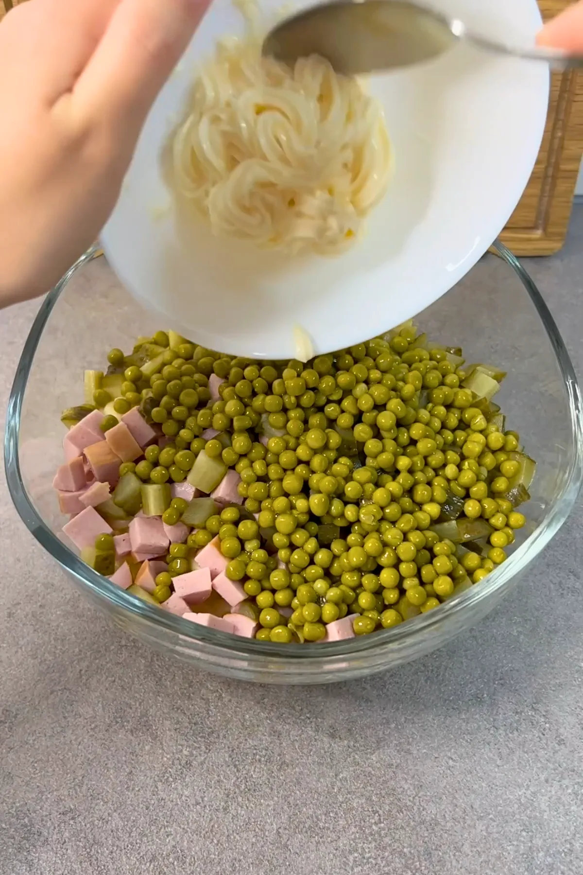 Nudelsalat mit Mayonnaise Dressing