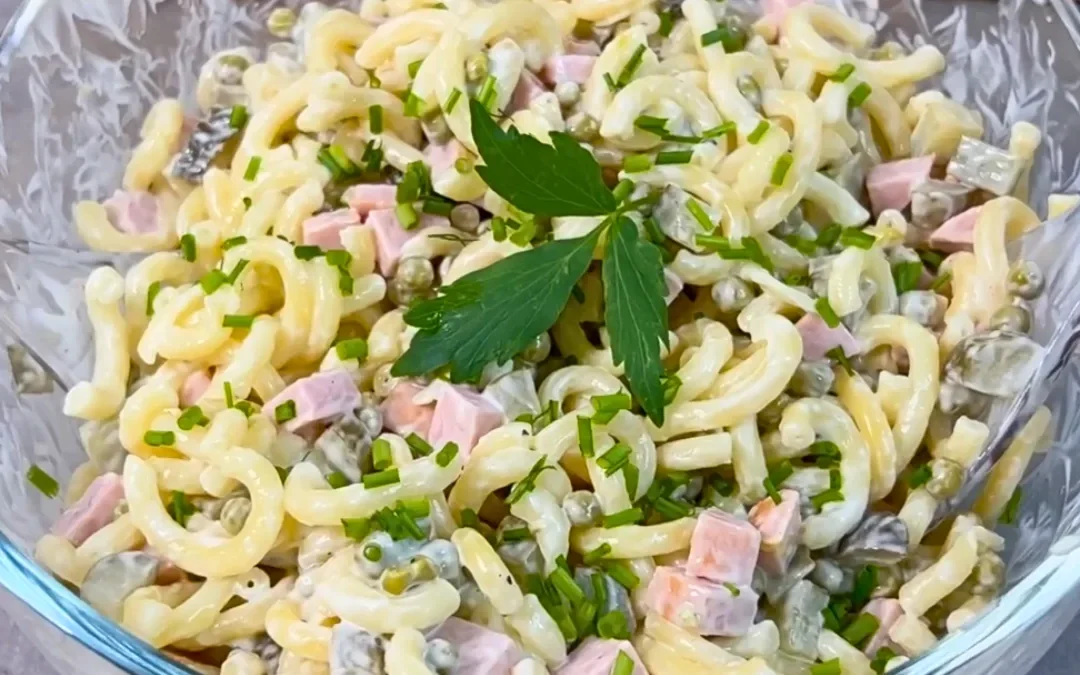 Schneller Nudelsalat mit Fleischwurst