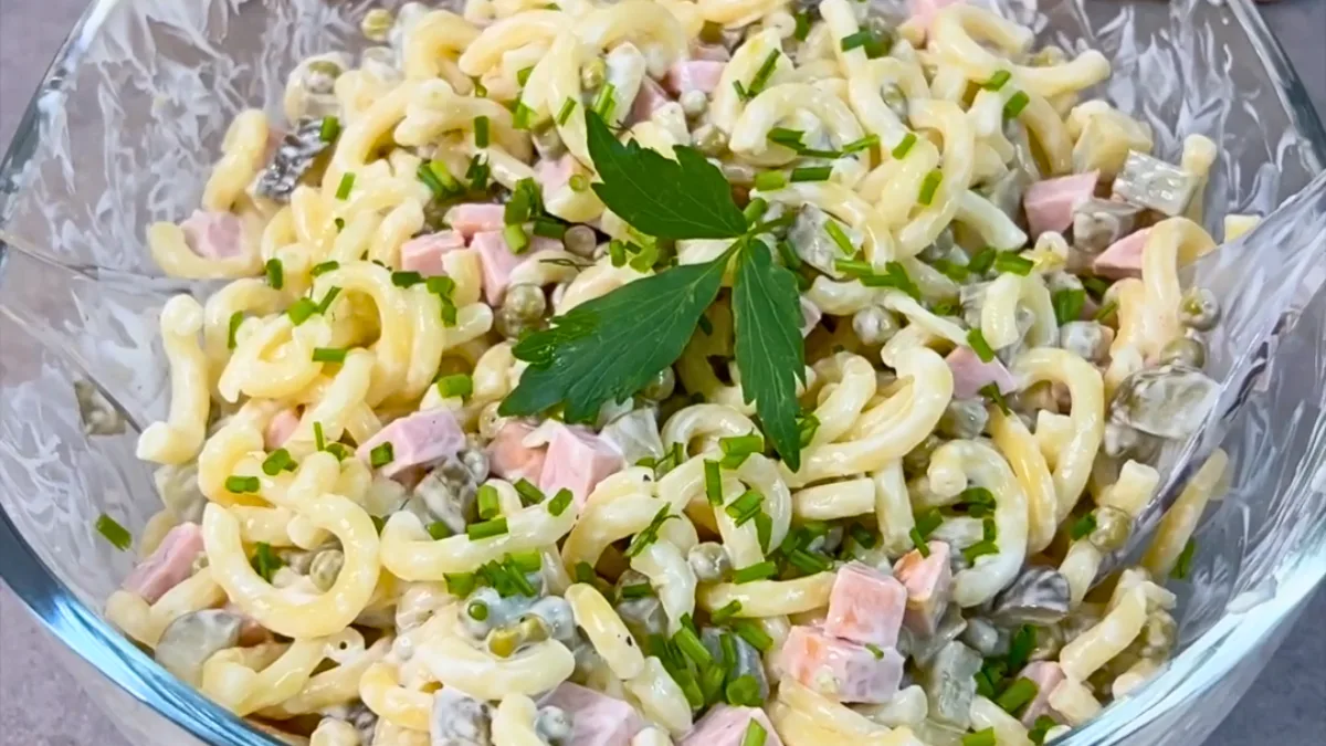 Schneller Nudelsalat mit Fleischwurst