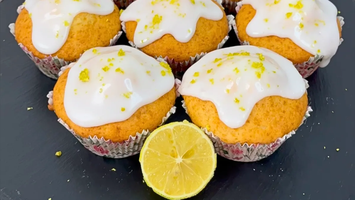 Zitronenmuffins mit Glasur