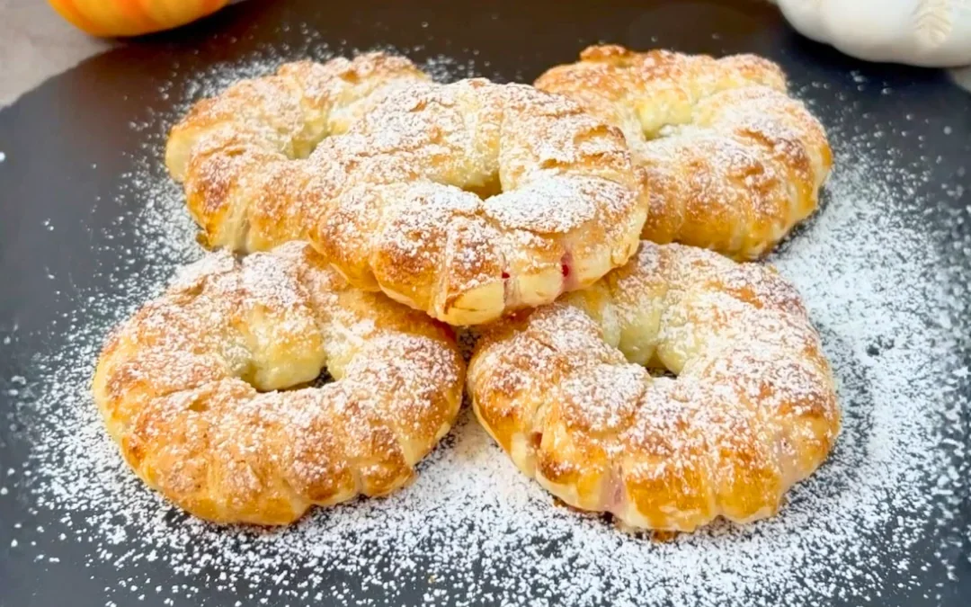 Apfel-Donuts mit Zimt im Blätterteig