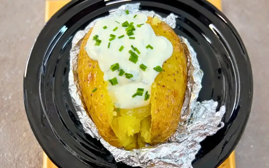 Ofenkartoffel im Backofen mit Quark