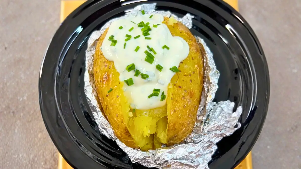 Ofenkartoffel im Backofen mit Quark